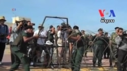 ប៉ូលិស​ និង​អ្នកតវ៉ា​អហិង្សា​ធ្វើ​លំហាត់​ត្រៀប​សម្រាប់​បាតុកម្ម​ប្រឆាំង​លទ្ធផល​បោះឆ្នោត