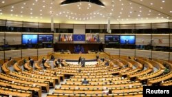 قرارداد میں کہا گیا ہے کہ یورپی کمیشن اور یورپی ایکسٹرنل ایکشن سروس اس بات کا جائزہ لے کہ کیا پاکستان کا جی ایس پی پلس اسٹیٹس عارضی طور پر ختم کیا جا سکتا ہے؟