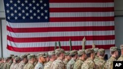 Des soldats américains lors d'une cérémonie sur la base de Illesheim, Allemagne, le 9 mars 2017. 
