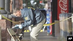 美国联邦调查局人员在吉福兹被枪击现场