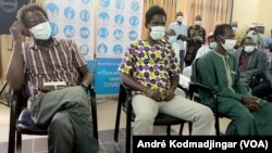 Les trois ex otages de Boko Haram libérés au Tchad, le 1er septembre 2020. (VOA/André Kodmadjingar)