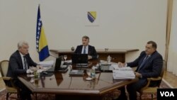 Članovi Predsjedništva BiH Milorad Dodik, Željko Komšić i Šefik Džaferović postigli su dogovor da otkažu sjednice o ANP i mandataru, Sarajevo, 20. august 2019.