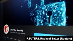 Hakeri za koje se veruje da rade za Rusiju nadgledali su interni promet elektronskom poštom u američkim ministarstvima finansija i trgovine. (Foto: Reuters/Raphael Satter)
