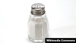 Orang Amerika rata-rata sekarang mengkonsumsi 3.400 miligram sodium setiap hari.