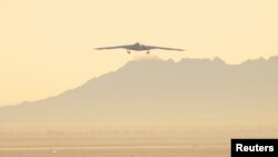 اولین پرواز بمب‌افکن بی-٢١ «رایدر» نیروی هوایی ایالات متحده آمریکا