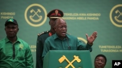Le président John Magufuli s'adresse au congrès national du parti au pouvoir, le Chama Cha Mapinduzi, à Dodoma, en Tanzanie, le 11 juillet 2020.