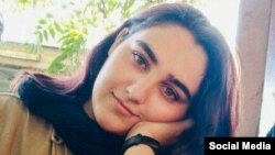 الهام صمیمی، دانشجوی دیگری که به وسیله نیروهای امنیتی در ایران بازداشت شده است. منبع: شبکه‌های اجتماعی