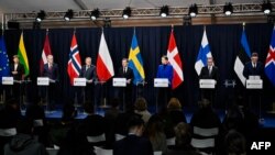 스웨덴과 덴마크, 노르웨이, 핀란드, 폴란드, 에스토니아, 라트비아 등 북유럽 및 발트해 연안 국가들이 2024년 11월 27일 스웨덴에서 북유럽-발트 국가 정상회의를 가진 후 합동 기자회견을 열었다. 