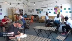 SAD: Kafić koji izbjeglicama olakšava novi život