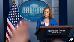 젠 사키 미국 백악관 대변인이 30일 정례브리핑을 하고 있다.