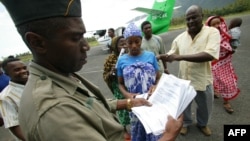 Le directeur de la police nationale et le secrétaire général du ministère de l'Intérieur ont été placés sous contrôle judiciaire.