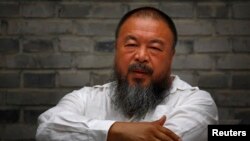 中国知名异见艺术家艾未未(资料照片)