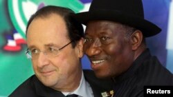 Shugaba Francois Hollande na Faransa da Shugaba Goodluck Jonathan na Najeriya.