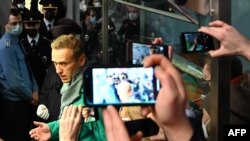 Pemimpin Oposisi Rusia Alexei Navalny di bandara Sheremetyevo, Moskow, 17 Januari 2021. (Foto: dok).