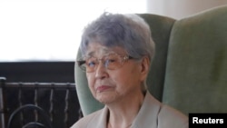 북한에 의해 납치된 일본인 요코다 메구미의 모친 요코다 사키에 씨가 지난 2018년 4월 도쿄에서 윌리엄 해거티 주일미국대사를 만났다.