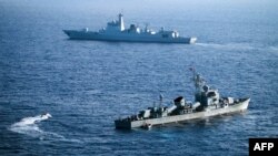 지난 2016년 5월 중국 해군함들이 남중국해 파라셀군도(중국명 시사군도)에서 기동훈련을 했다. 