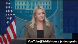 2025年9月22日，白宫新闻秘书卡罗琳·莱维特在新闻发布会上。