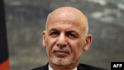 (រូប​ឯកសារ) លោក​ប្រធានាធិបតី​អាហ្វហ្គានីស្ថាន លោក Ashraf Ghani ចូលរួម​នៅ​ក្នុង​សន្និសីទ​កាសែត​មួយ​នៅ​វិមាន​ប្រធានាធិបតី ក្នុង​ក្រុង​កាប៊ុល កាលពី​ថ្ងៃទី១២ ខែកក្កដា ឆ្នាំ២០១៦។