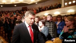 Ukraine Rebel Leader Sworn In After Disputed Election