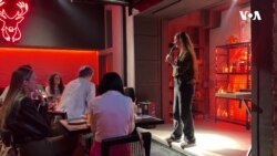 Gürcüstanda yaşayan ukraynalı və belarusiyalı stendapçılar Ukrayna üçün xeyriyyə şouları keçirir