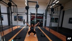 31일 미국 캘리포니아주 샌디에이고에서 체육관 등이 문을 열었지만 수용 인원이 10% 입장만 허용하고 있다.