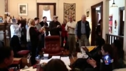 选战超级星期二前敲门拉票