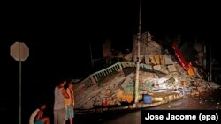 En images : l'Équateur frappé par un violent séisme