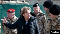 صدر اعظم آلمان گفت که پیش از تصمیم در مورد اعزام قوای بیشتر به افغانستان، منتظر نتایج بررسی ناتو خواهد ماند