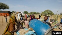 Wakimbizi wa Sudan wakiomba hifadhi nchini Chad.