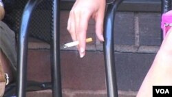 Penelitian baru menunjukkan bahwa sangat sulit untuk berhenti merokok karena banyak perokok yang didiagnosa kanker tetap merokok.