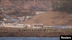 지난해 4월 중국 단둥에서 바라본 북한 신의주.