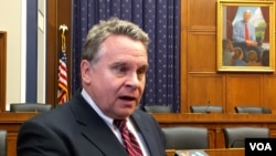 美国会众议员、美国国会及行政当局中国委员会主席克里斯·史密斯 （资料照片）