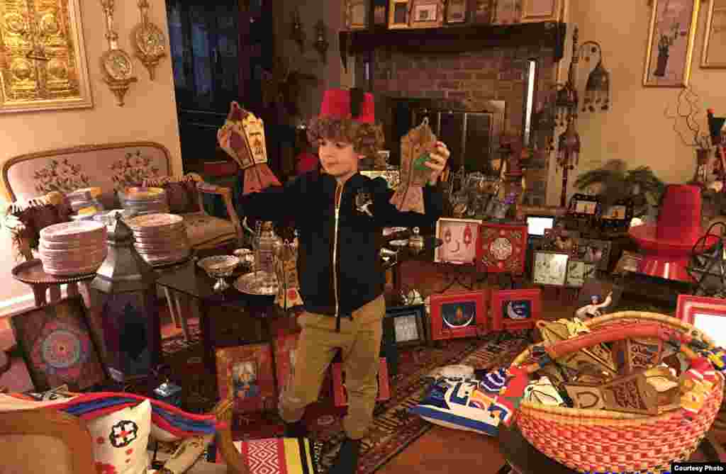 Kids love Ramadan decorations (I. El Ayouby)