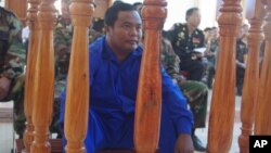 Lt. Gen. Chhoeun Chanthan was found guilty for breach of confidence, distribution and selling of weapons and mismanagement.