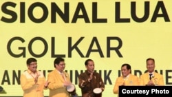 Presiden Joko Widodo bersama petinggi Partai Golkar di JCC Jakarta, Senin, 19 Desember 2017, membuka Rapimnas dan Munaslub Partai Golkar. (Foto: Biro Pers Istana)