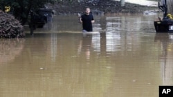 Poplavljene ulice u gradu Pelam u Alabami (Foto: AP /Jay Reeves)