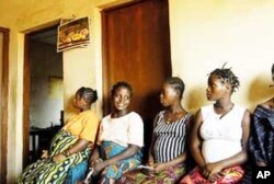 Health officials encourage mothers to breast feed