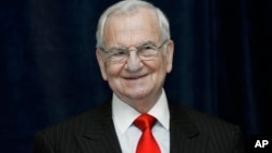 FILE - Lee Iacocca speaks at the 70th Luncheon of the Metro-Detroit Book and Author Society in Livonia, Mich., May 21, 2007.