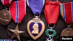 نمونه یک مدال «پرپل هارت»