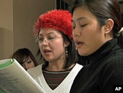 Burmese-Americans singing Christmas songs