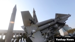 13일 한국 서울 용산구 용산동 전쟁기념관에 전시된 나이키 허큘리스 지대공 미사일 모형. (자료사진)