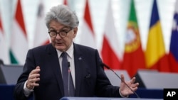 티에리 브르통 유럽연합(EU) 역내시장 담당 집행위원이 프랑스 스트라스부르에 있는 유럽 의회에서 발언하고 있다. (자료사진)