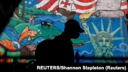 Desetine država sa područja Srednjeg zapada prijavile su veliki broj noobolelih od Kovida 19. (Reuters/Shannon Stapleton)