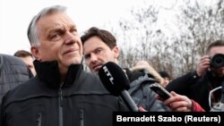 ARHIVA: Mađarski premijer Viktor Orban na Beregšurni na mađarsko-ukrajinskoj granici (Foto: REUTERS/Bernadett Szabo)