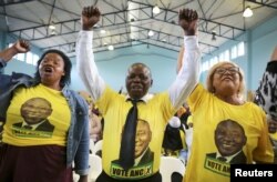 អ្នក​គាំទ្រ​គណបក្ស​ប្រធានា​ធិបតី​អាហ្វ្រិក​ខាង​ត្បូង ​ Cyril Ramaphosa​ ក្នុង​ពេល​ឃោសនា​បោះ​ឆ្នោត​របស់​គណបក្ស​សមាជ​ជាតិ កាល​លពិ​ថ្ងៃ​ទី​៣ ឧសភា មុន​ការ​បោះ​ឆ្នោត​ដែល​ធ្វើ​ឡើង​នៅ​ថ្ងៃ​ទី ៨ ឧសភា។