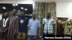 Wasu cikin 'yan Boko Haram da suka mika kansu da kansu