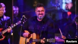 Musisi Vince Gill ikut tampil dalam Konser “Memorial Day” atau Hari Pahlawan AS (foto: dok). 