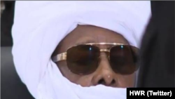 Hissène Habré a été reconnu coupable le lundi 30 mai 2016 de crimes contre l'humanité et a été condamné à la prison à vie.