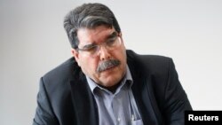 Solih Muslim, Demokratik ittifoq partiyasi rahbari Turkiyada muzokara o'tkazmoqda.