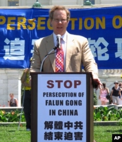 费尔普斯呼吁中国做个有信心的政府